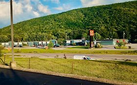 Econo Lodge Inn & Suites Norton - Wise South